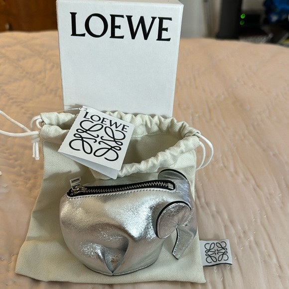 NEW LOEWE SILVER LEATHER COIN PURSE - Picture 7 of 7